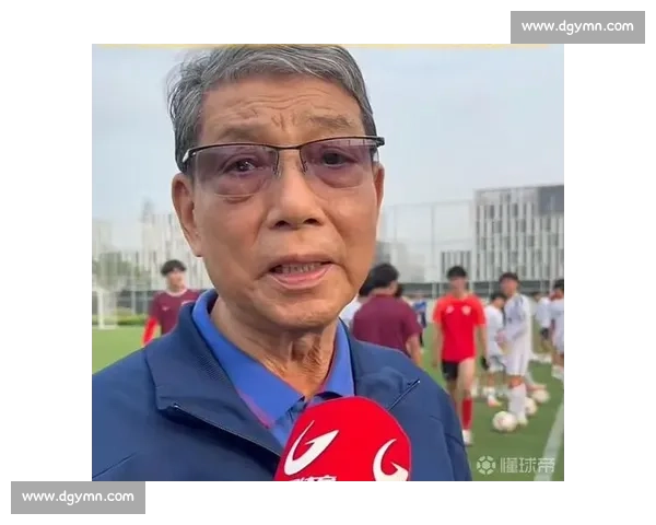 81 岁根宝挂帅南下，上海 U20 扛男足荣誉冲冠